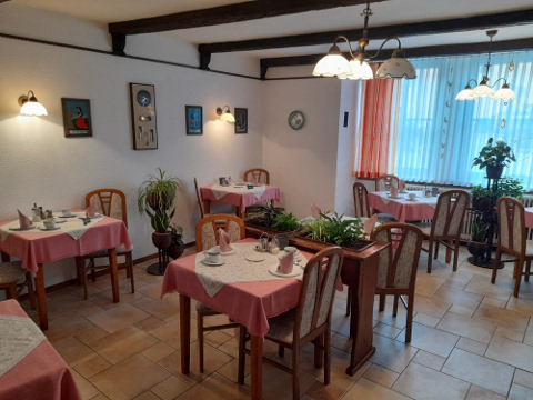 Frühstücksraum (1/3)