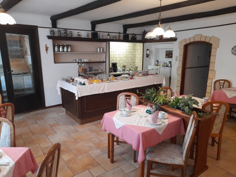 Frühstücksraum (2/3)