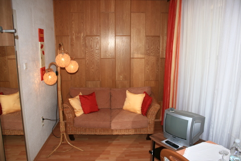 Zimmer 1 (2/4)